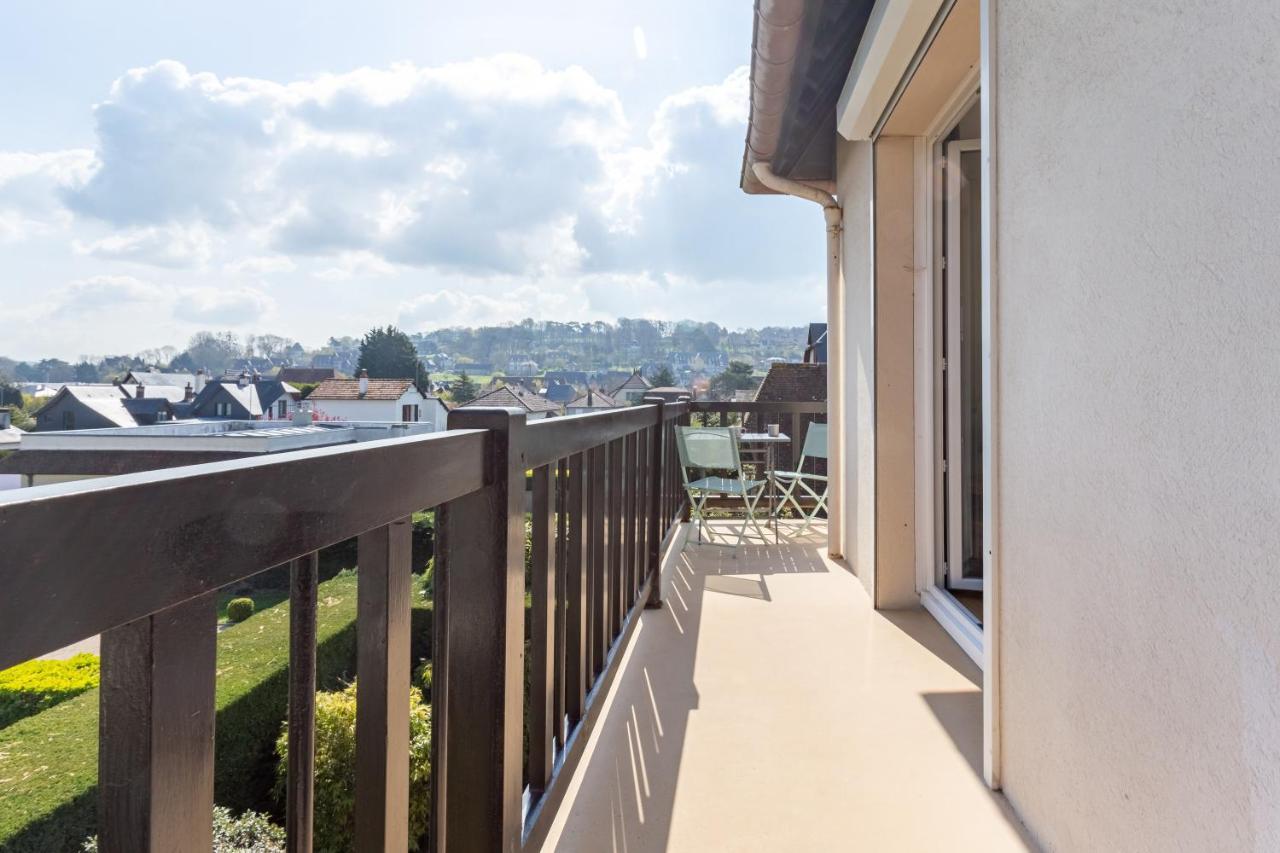 Le Carrousel - Appartement Avec Studio Attenant Довиль Экстерьер фото